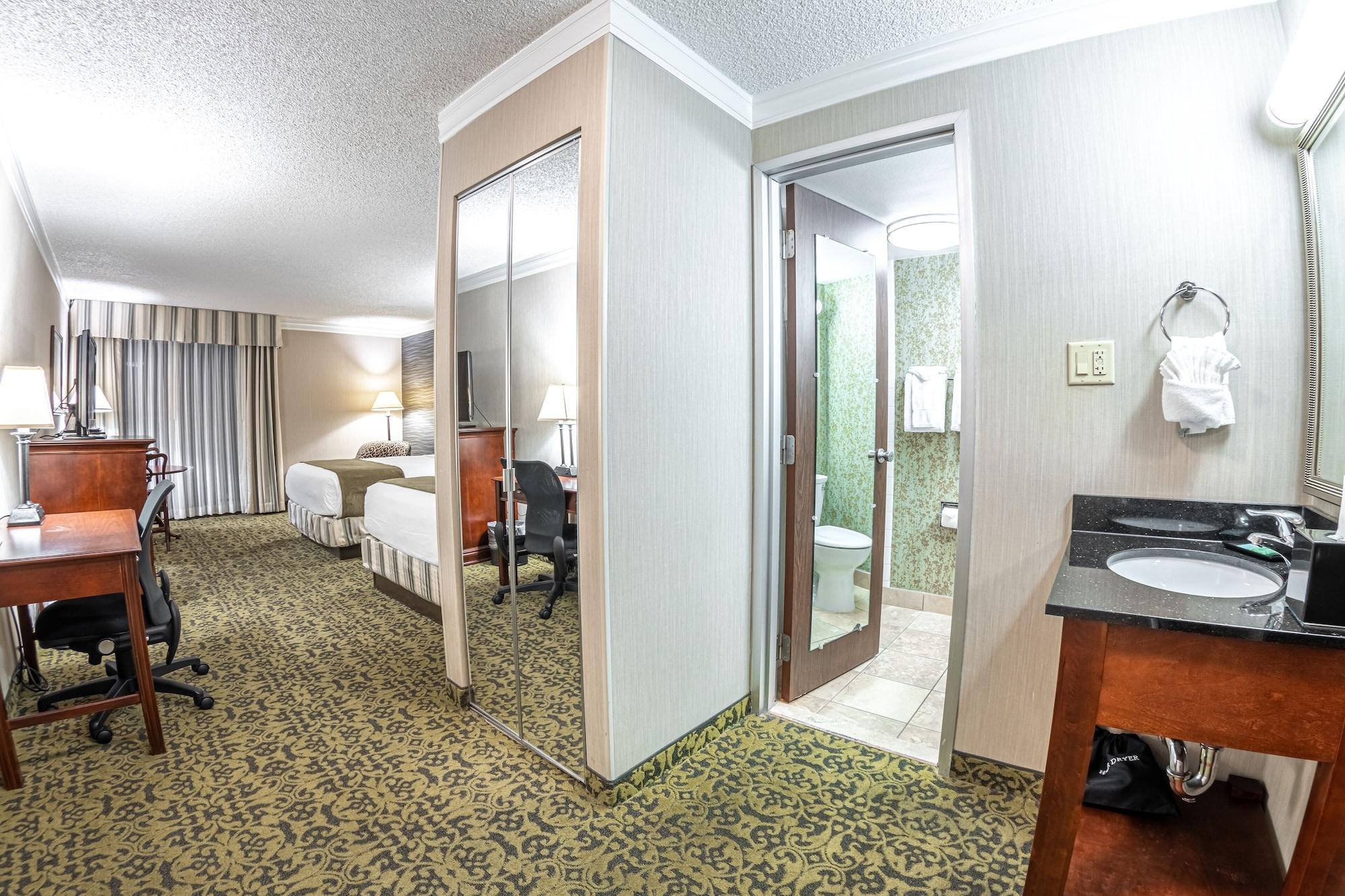 Salt Plaza Surestay Collection By Western Hotel 3*