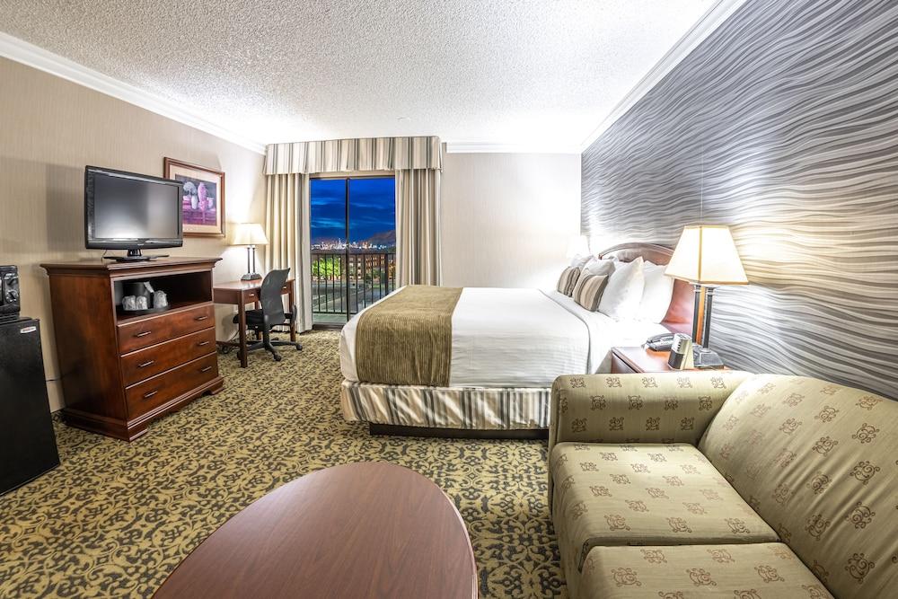 Salt Plaza Surestay Collection By Western Hotel