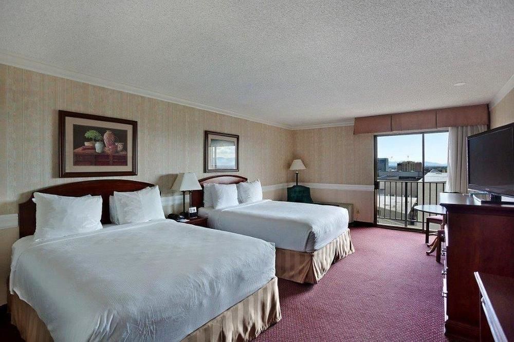 Salt Plaza Surestay Collection By Western Hotel 3*