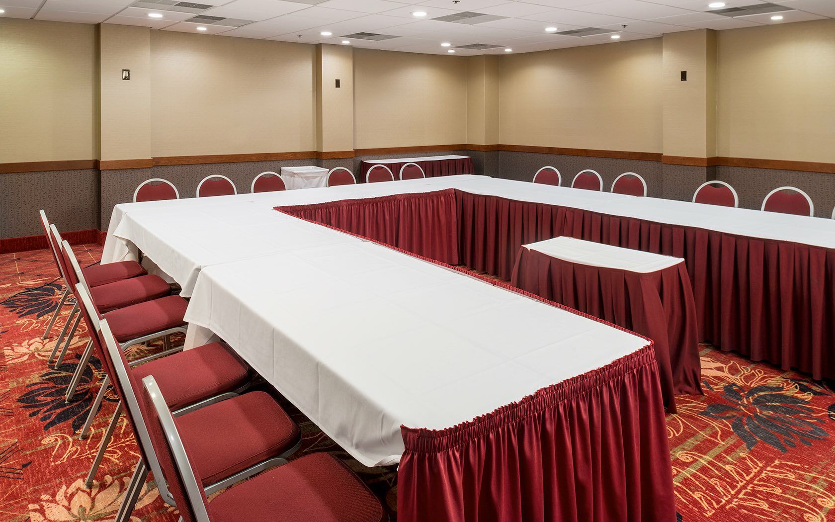 Salt Plaza Surestay Collection By Western