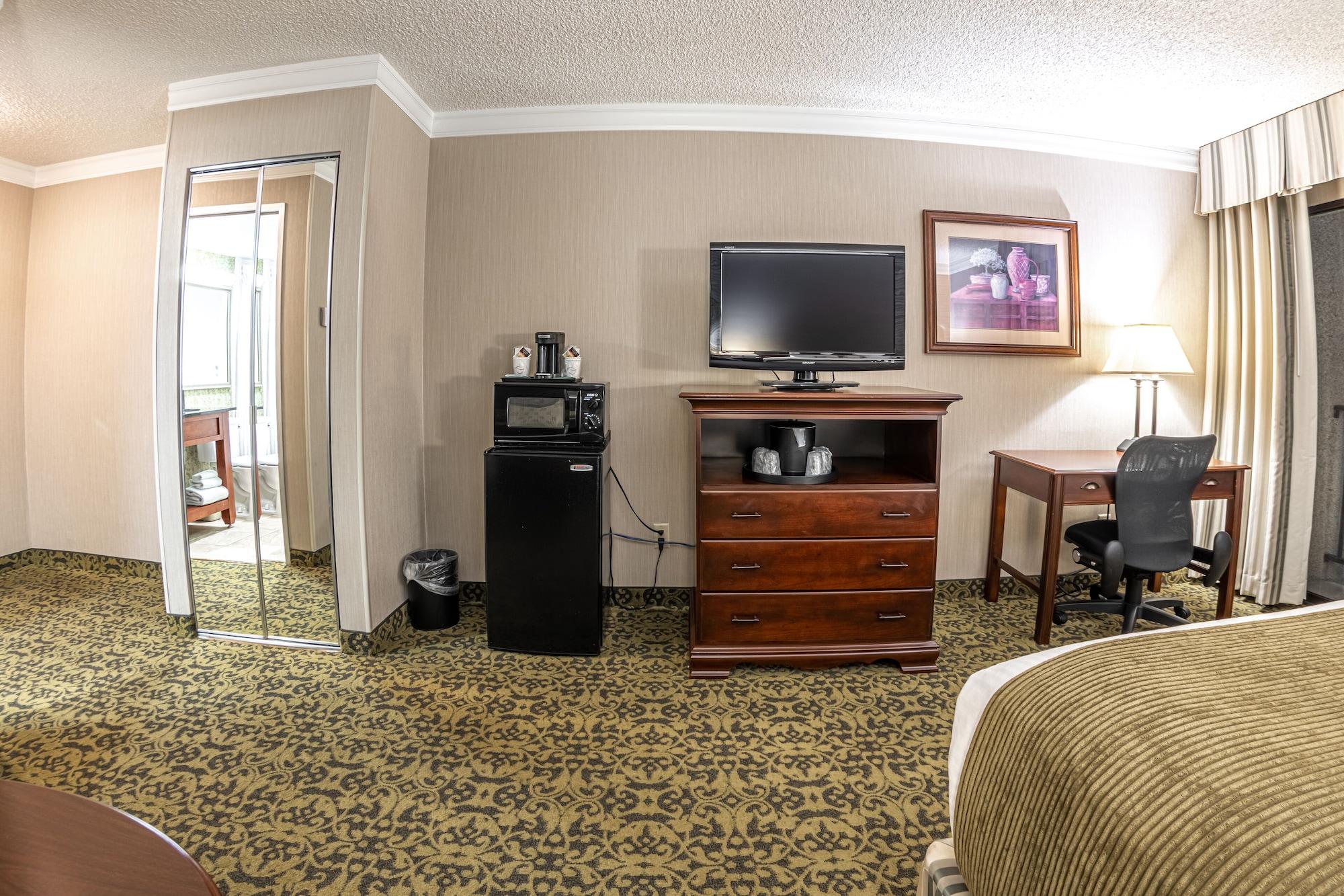 Salt Plaza Surestay Collection By Western Hotel